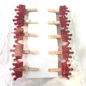 Mini clothespins